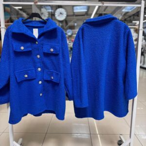 Przedłuża narzutka na chłodne dni