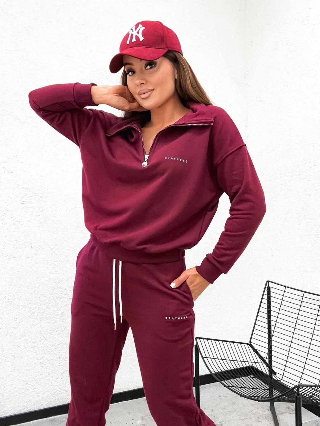 Bluza na stójce z haftem od Stayhere